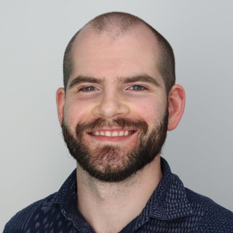 750(w)x500(h), preferred ratio 3:2