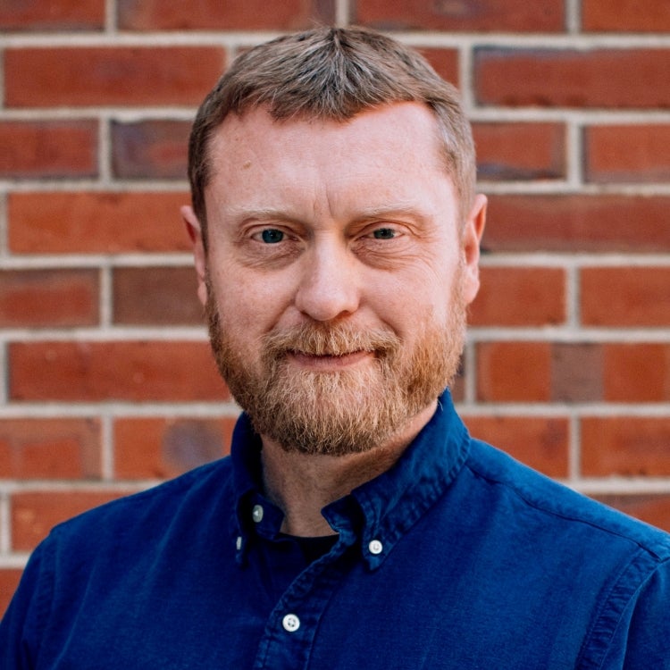 750(w)x500(h), preferred ratio 3:2